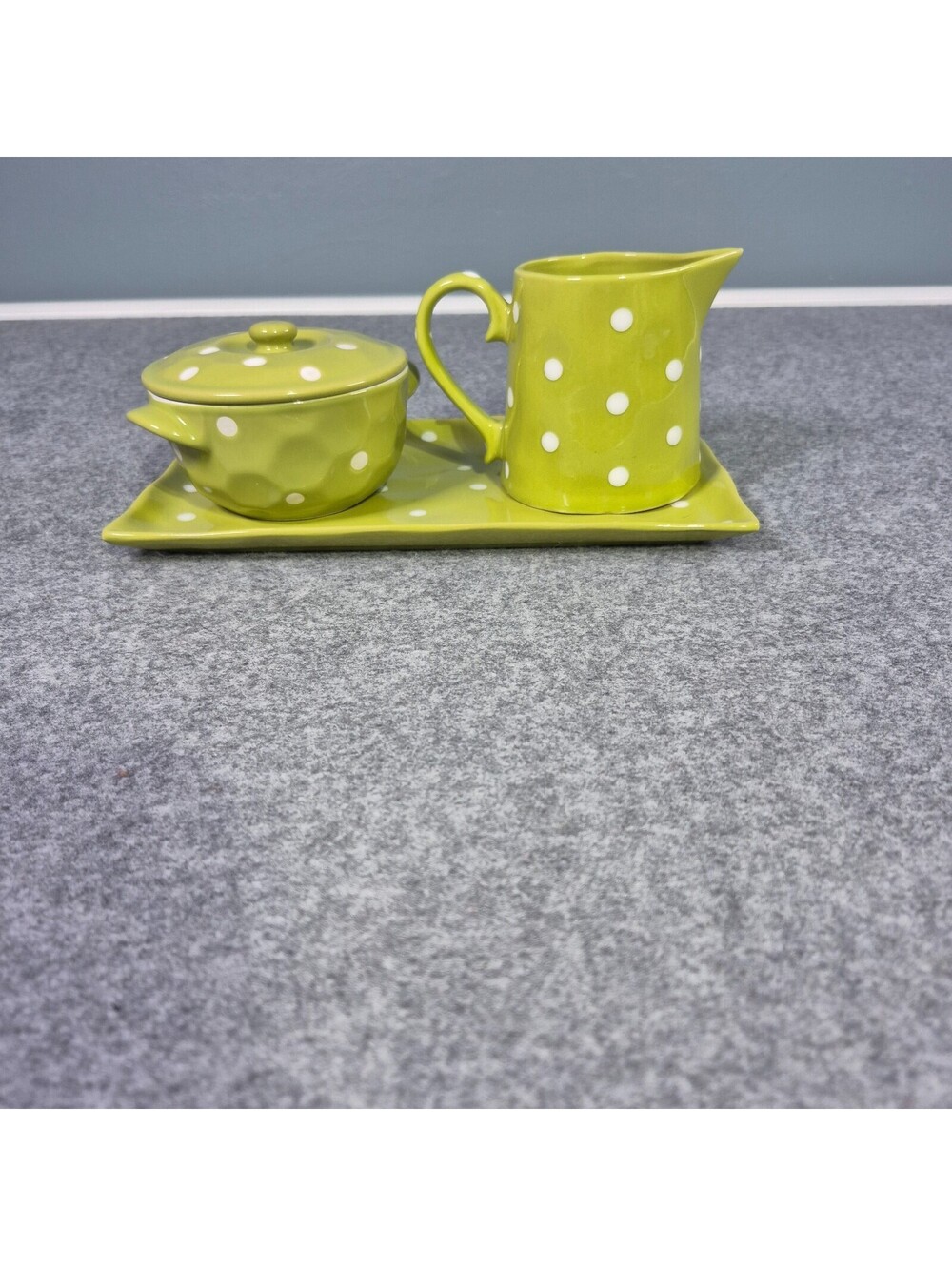 Maxwell Williams Sprinkle 4 Piece Green Polka Dot Cream/Sugar Set Festive